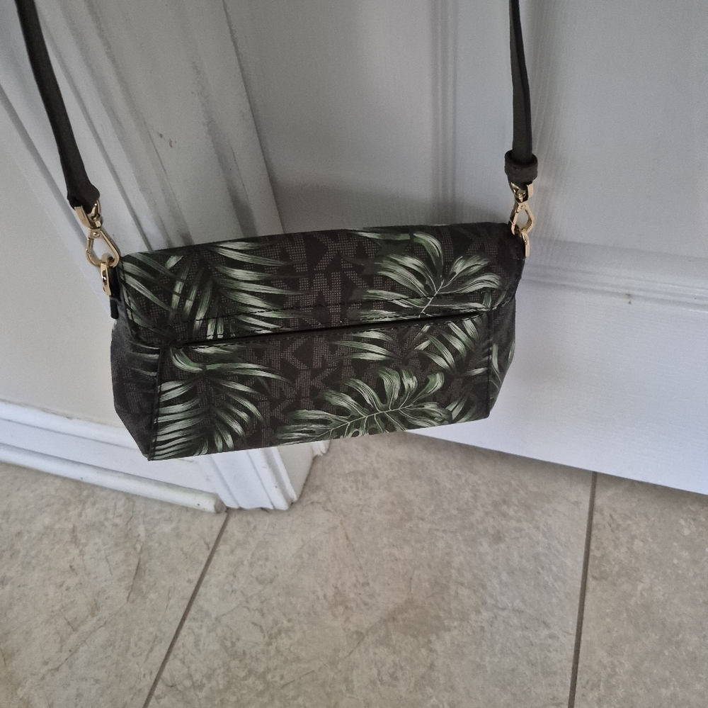 MK Handbag - Picture 2 of 4